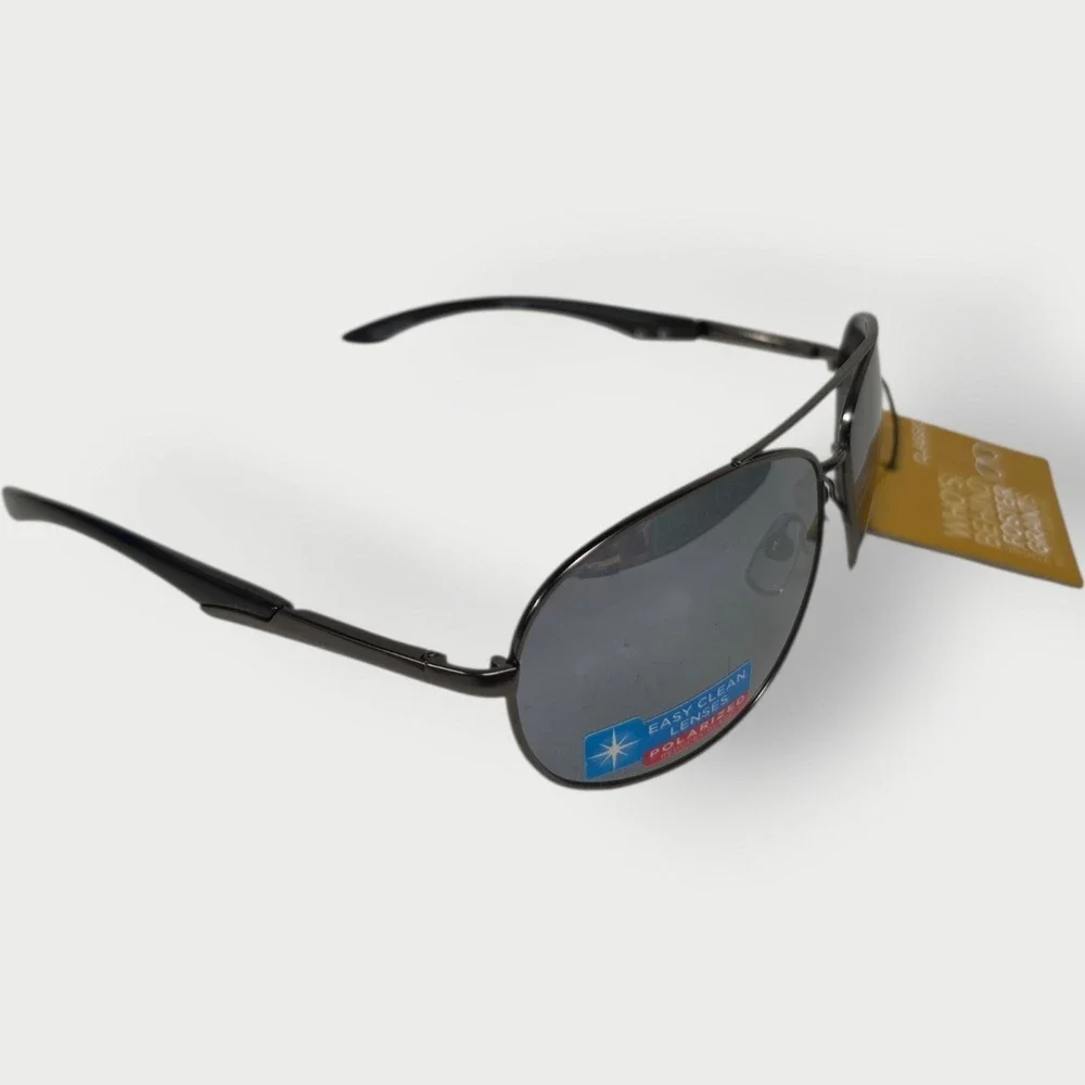 VINTAGE Foster Grant Aviator Sunglasses Black Metal Frame Gray Lenses New Guy 45